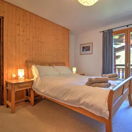 Apartment Bel Spacieux A - 8 Personnes, 90m², Acces Direct Aux Pistes Et Telepherique - Fr-1-524-109